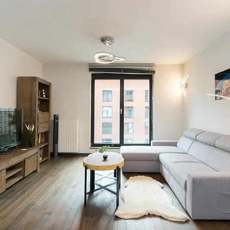 Szlak 50 With Private Garage P4you Pl * Krakov