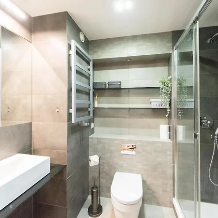 Szlak 50 With Private Garage P4you Pl Krakov